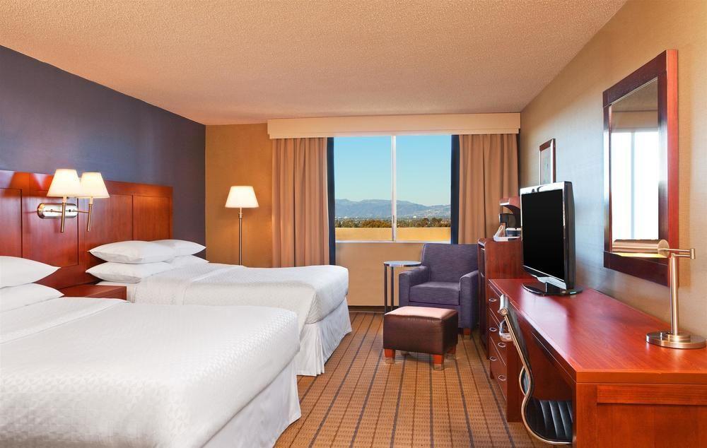 Four Points By Sheraton Angeles Westside 3*