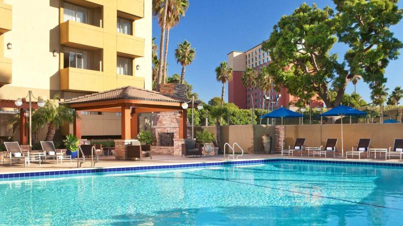 Four Points By Sheraton Angeles Westside Hotel 3*