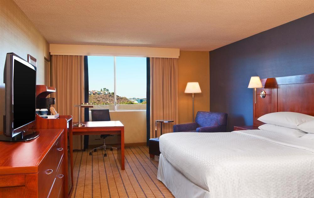 Four Points By Sheraton Angeles Westside 3*