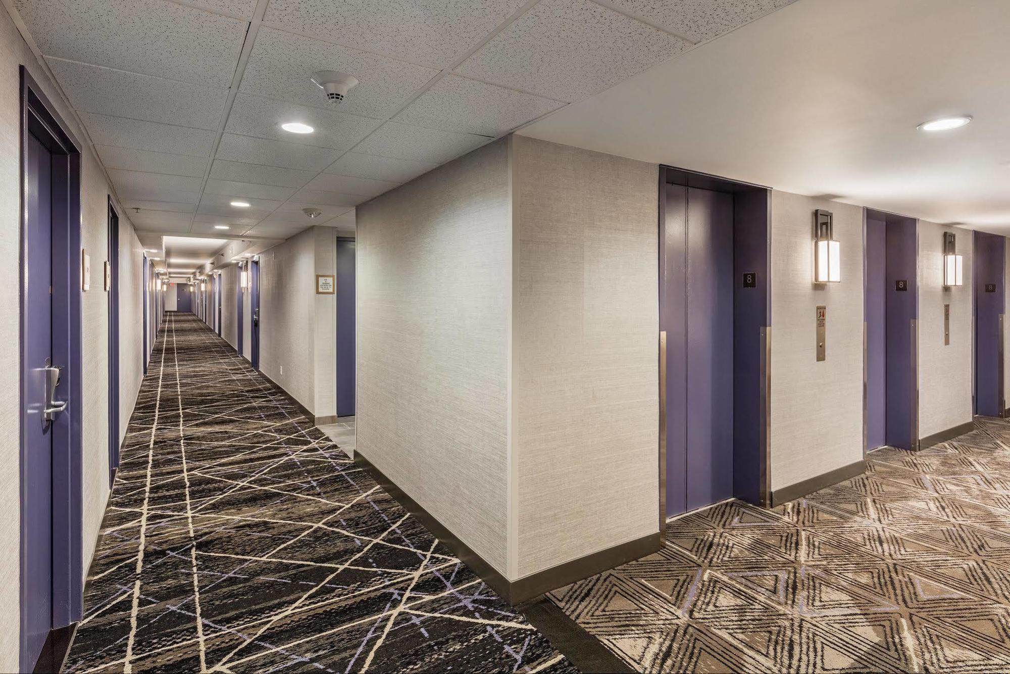 Four Points By Sheraton Angeles Westside Hotel 3*